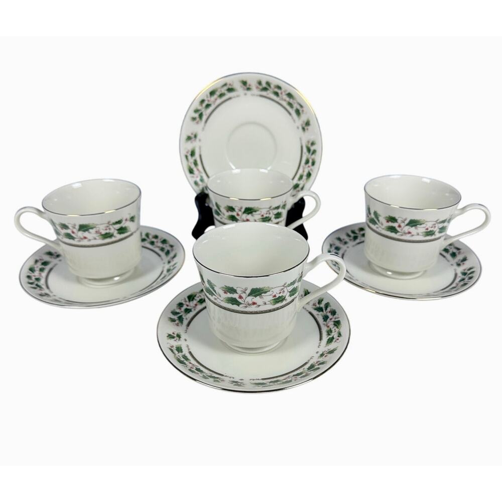 Royal Limited Holly Holiday Footed Cups and Saucers-Set of 4-Excellent!